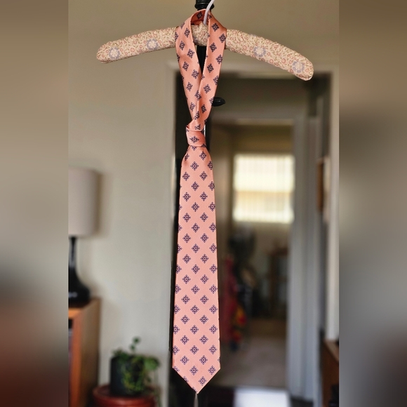 Christian Dior Mens Vintage Pink Silk Tie